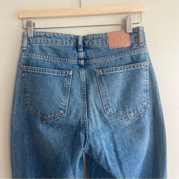 Zara High Rise  Relaxed Leg Jean - Picture 7 of 10